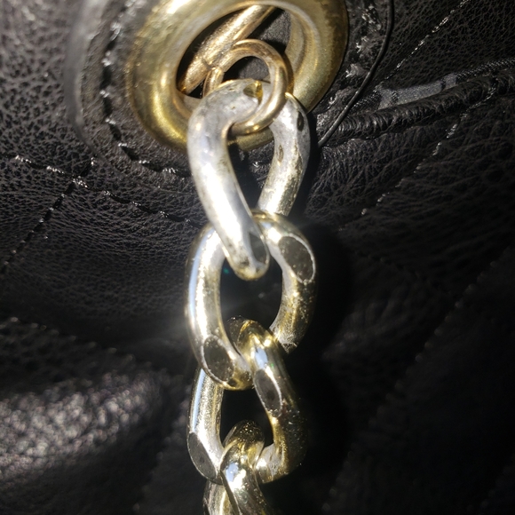 CHARMING CHARLIE QUILTED FAUX LEATHER SHOULDER BAG GUC. - Picture 5 of 7